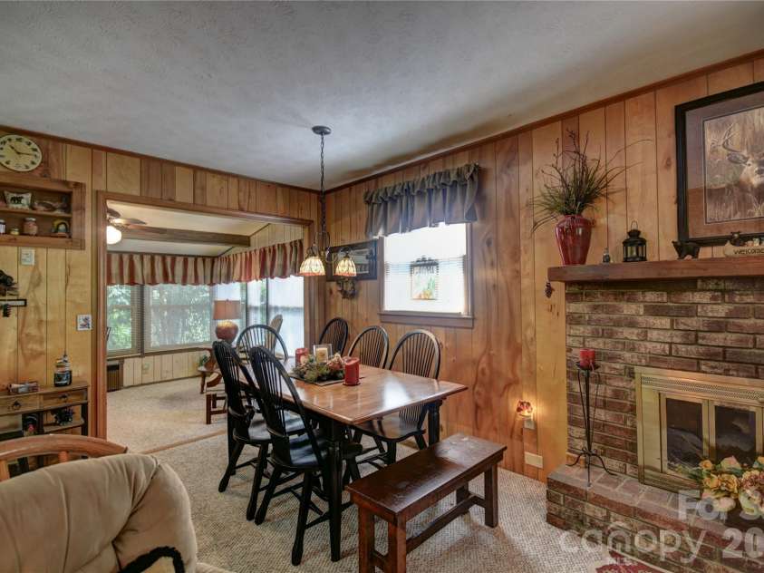 134 Raven Ridge, Maggie Valley, NC 28751.  MLS# CAR4249162, YatesRealty ID 5610. Dining Area