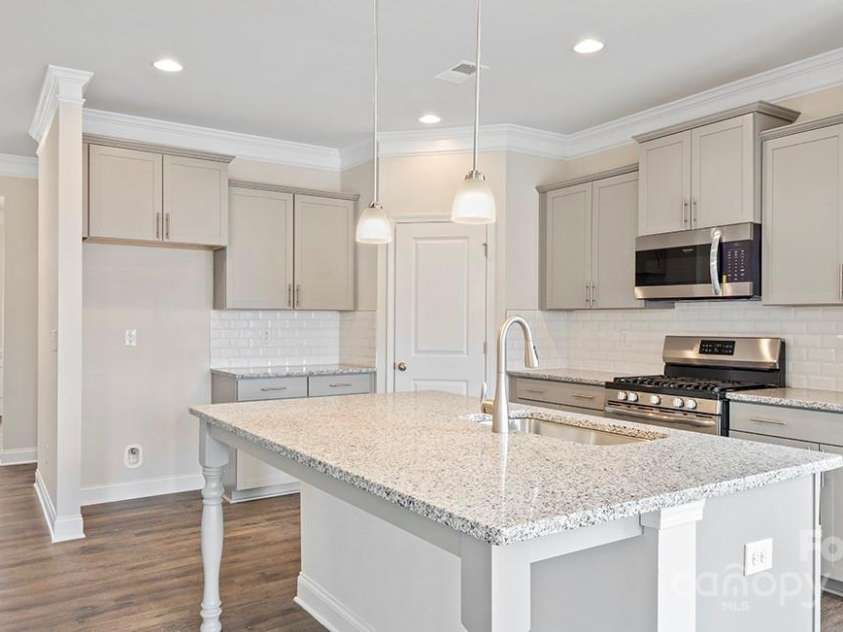 607 Fox Cove Road, Hendersonville, NC 28792.  MLS# CAR4241351, YatesRealty ID 5610. Photos are representative