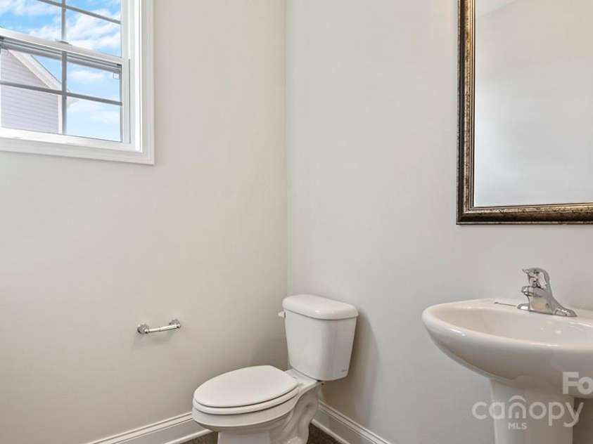 607 Fox Cove Road, Hendersonville, NC 28792.  MLS# CAR4241351, YatesRealty ID 5610. Photos are representative