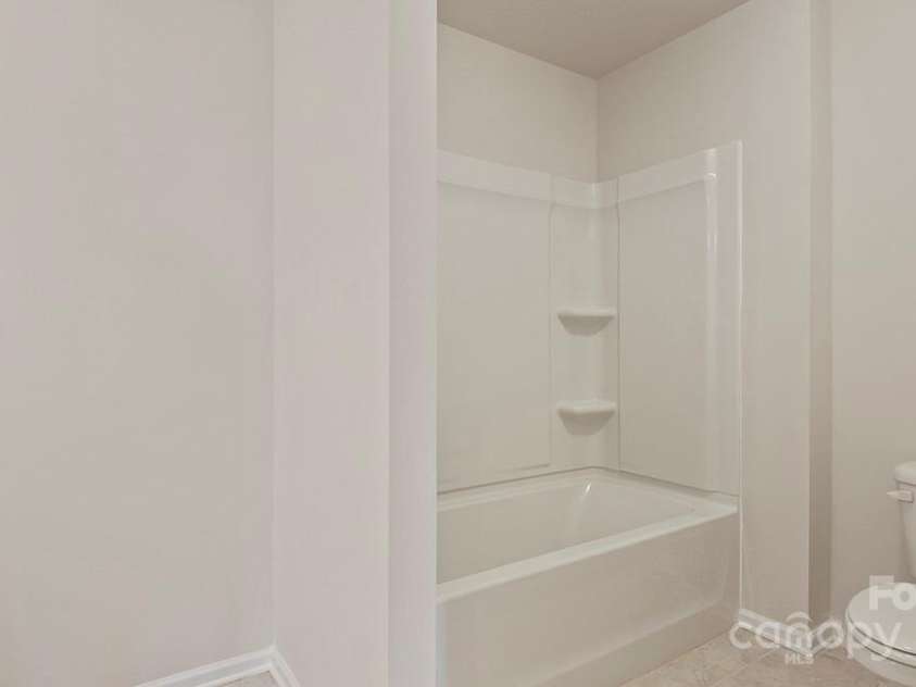 607 Fox Cove Road, Hendersonville, NC 28792.  MLS# CAR4241351, YatesRealty ID 5610. Photos are representative