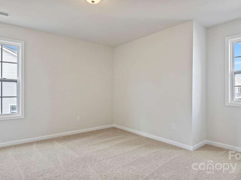 607 Fox Cove Road, Hendersonville, NC 28792.  MLS# CAR4241351, YatesRealty ID 5610. Photos are representative