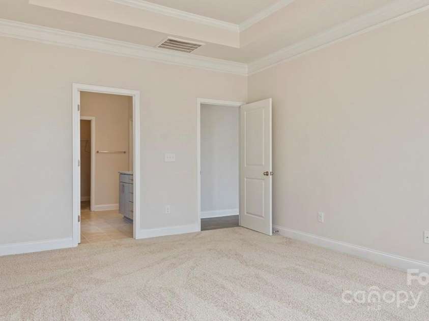 607 Fox Cove Road, Hendersonville, NC 28792.  MLS# CAR4241351, YatesRealty ID 5610. Photos are representative