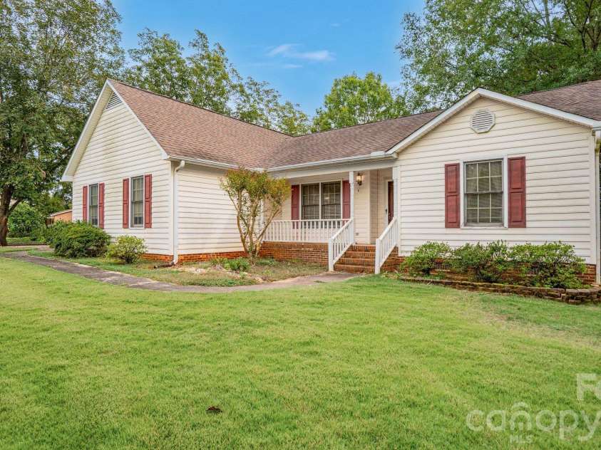 6009 Mooresville Road, Salisbury, NC 28147.  MLS# CAR4433216, YatesRealty ID 56100. 