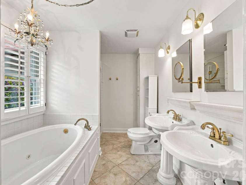 4036 Will Proctor Street, Denver, NC 28037.  MLS# CAR4429272, YatesRealty ID 56101. Primary bathroom