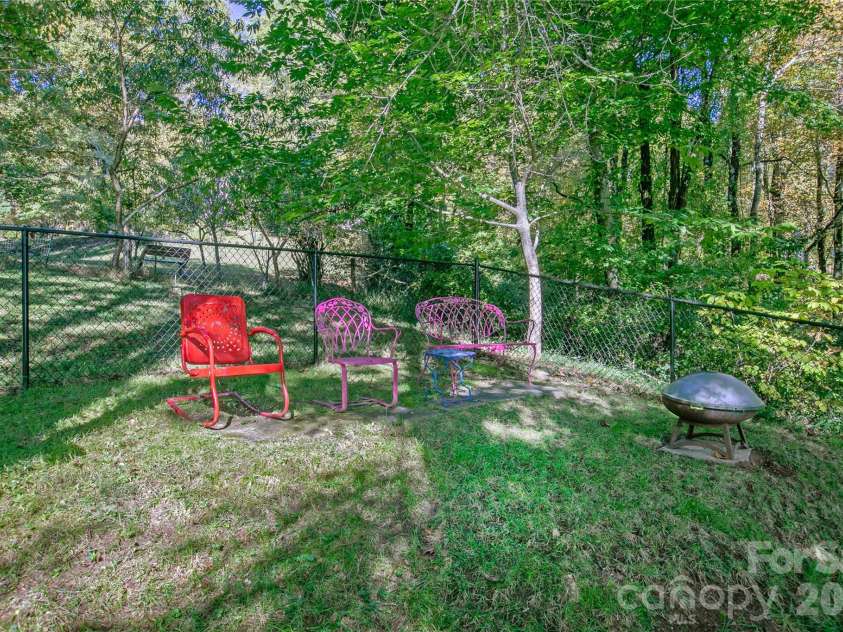 373 Lynn Crest Drive, Brevard, NC 28712.  MLS# CAR4432927, YatesRealty ID 56102. 