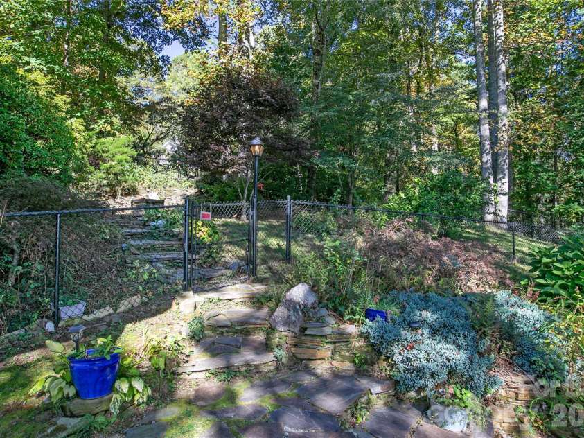 373 Lynn Crest Drive, Brevard, NC 28712.  MLS# CAR4432927, YatesRealty ID 56102. 