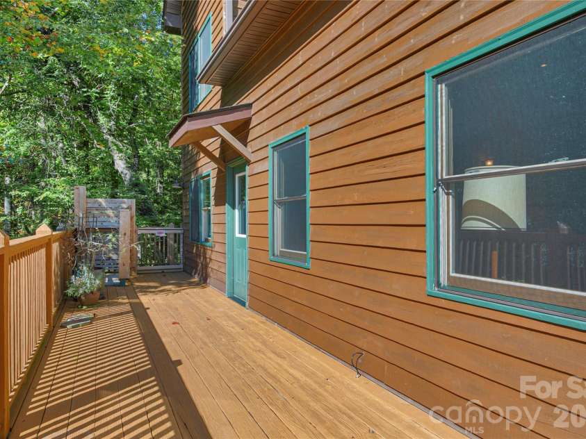 373 Lynn Crest Drive, Brevard, NC 28712.  MLS# CAR4432927, YatesRealty ID 56102. 