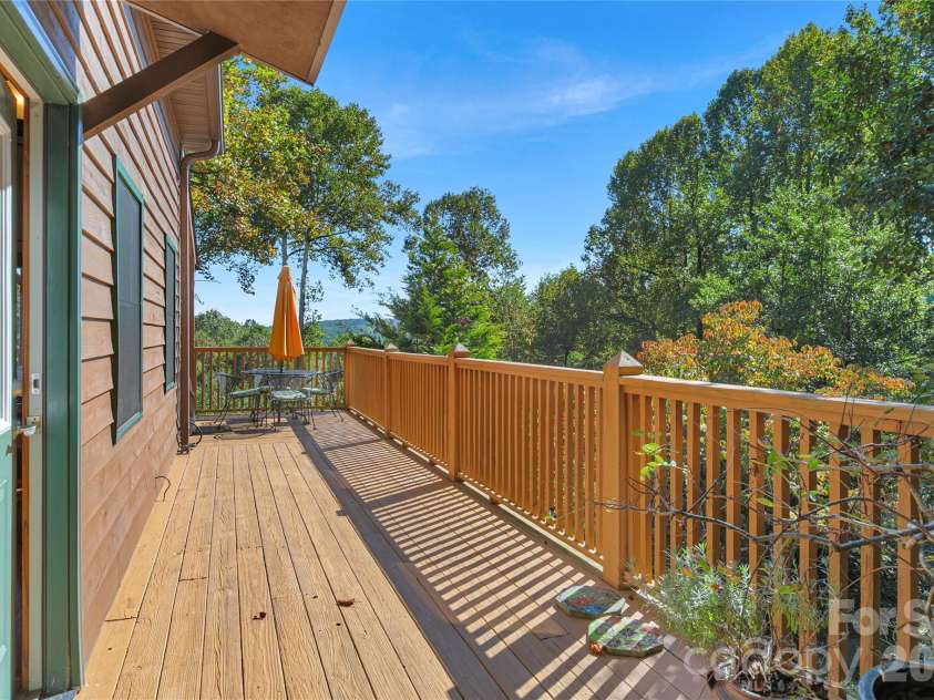 373 Lynn Crest Drive, Brevard, NC 28712.  MLS# CAR4432927, YatesRealty ID 56102. 