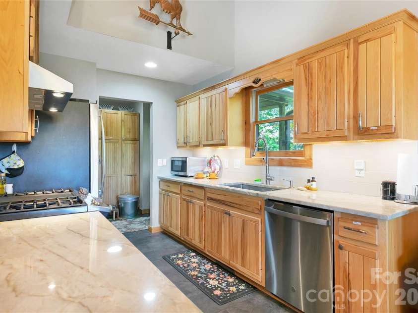 373 Lynn Crest Drive, Brevard, NC 28712.  MLS# CAR4432927, YatesRealty ID 56102. 