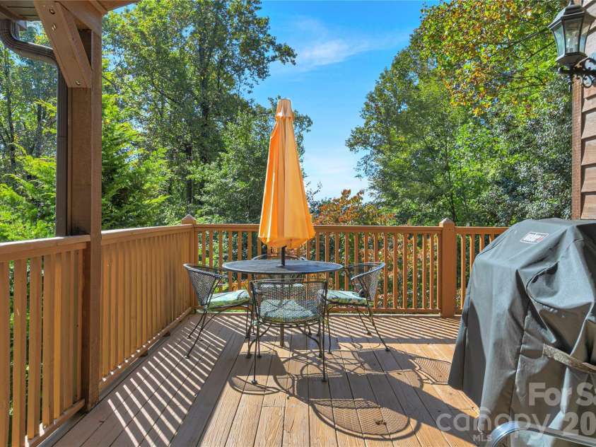 373 Lynn Crest Drive, Brevard, NC 28712.  MLS# CAR4432927, YatesRealty ID 56102. 