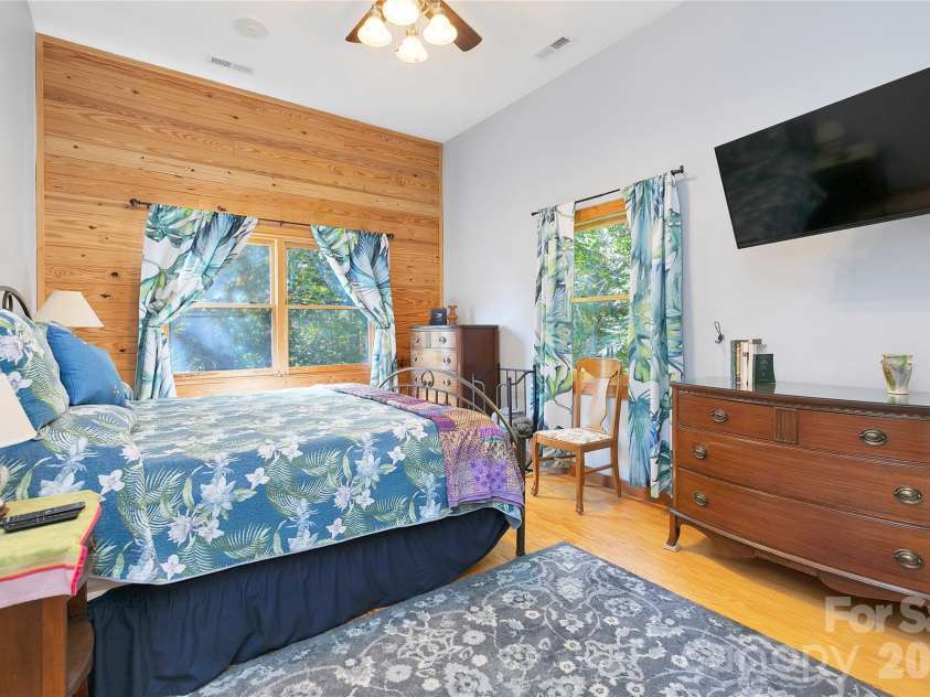 373 Lynn Crest Drive, Brevard, NC 28712.  MLS# CAR4432927, YatesRealty ID 56102. 