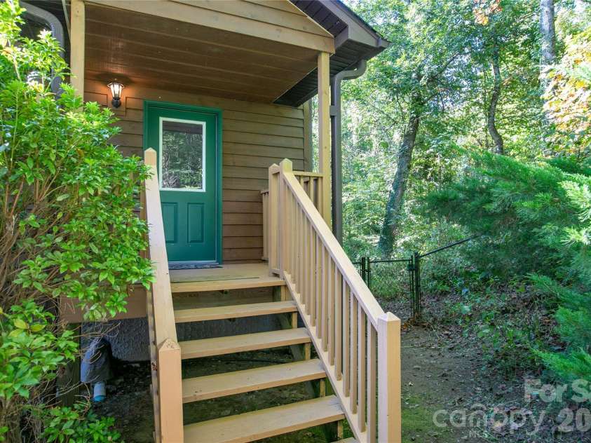 373 Lynn Crest Drive, Brevard, NC 28712.  MLS# CAR4432927, YatesRealty ID 56102. 