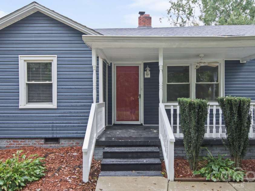 1207 4th Avenue, Gastonia, NC 28052.  MLS# CAR4433154, YatesRealty ID 56103. 