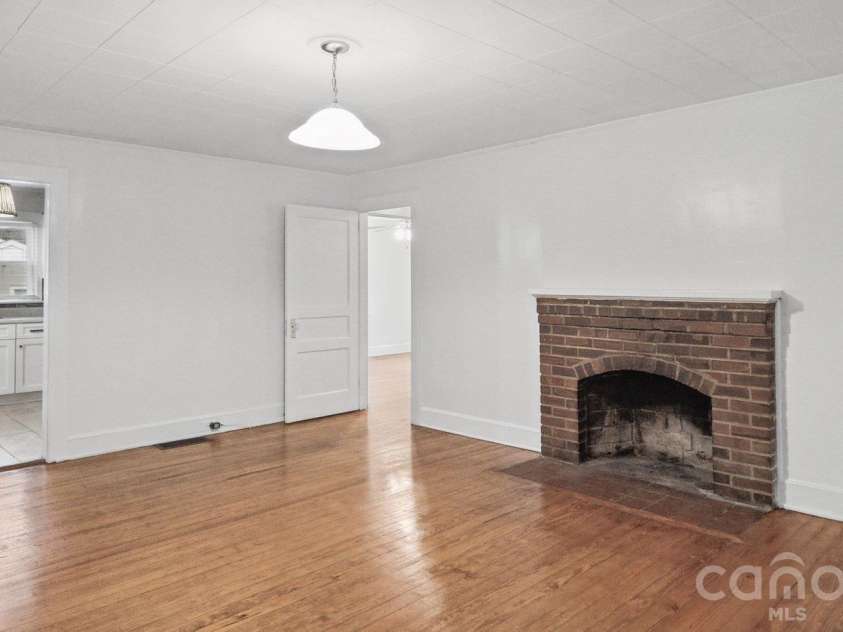 1207 4th Avenue, Gastonia, NC 28052.  MLS# CAR4433154, YatesRealty ID 56103. 