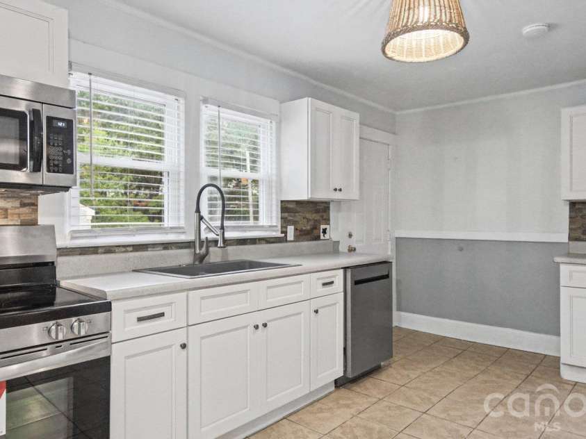 1207 4th Avenue, Gastonia, NC 28052.  MLS# CAR4433154, YatesRealty ID 56103. 