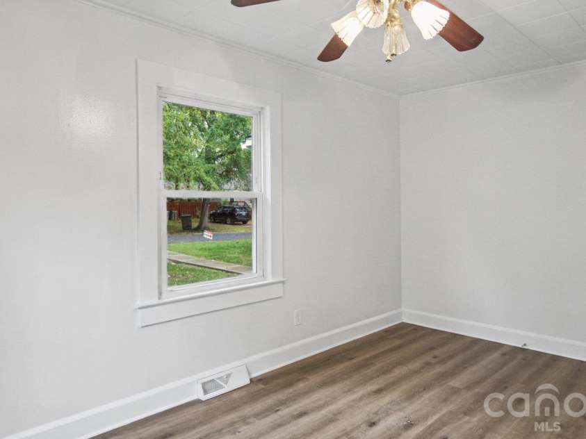 1207 4th Avenue, Gastonia, NC 28052.  MLS# CAR4433154, YatesRealty ID 56103. 