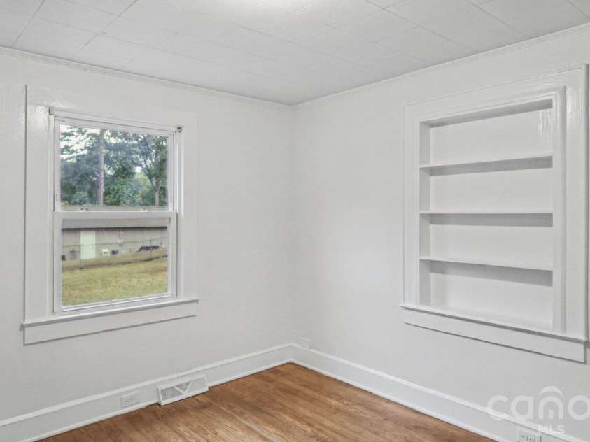 1207 4th Avenue, Gastonia, NC 28052.  MLS# CAR4433154, YatesRealty ID 56103. 