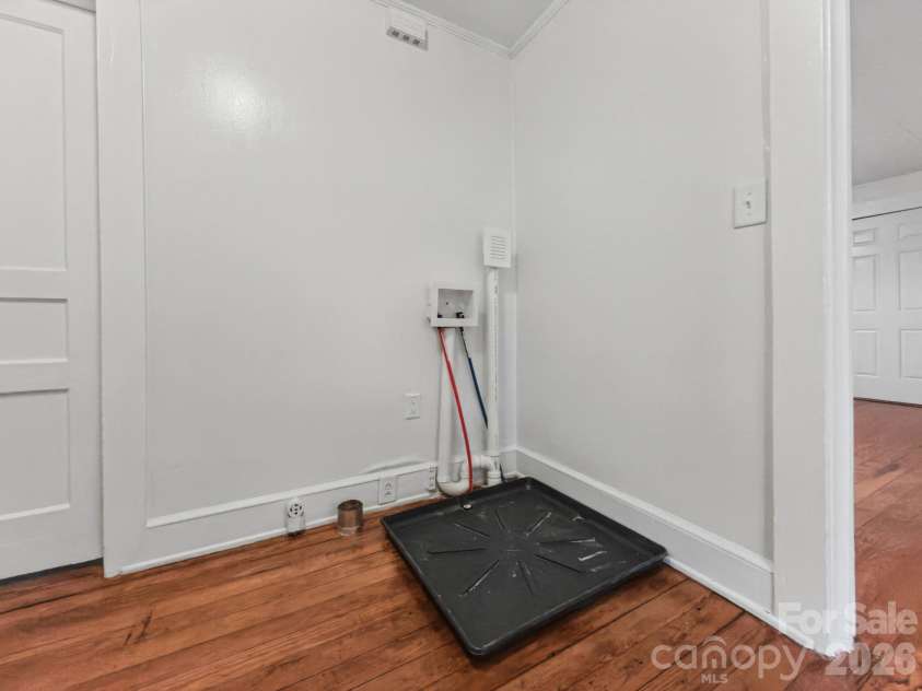 1207 4th Avenue, Gastonia, NC 28052.  MLS# CAR4433154, YatesRealty ID 56103. 