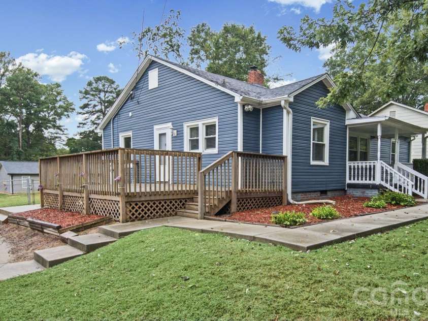 1207 4th Avenue, Gastonia, NC 28052.  MLS# CAR4433154, YatesRealty ID 56103. 