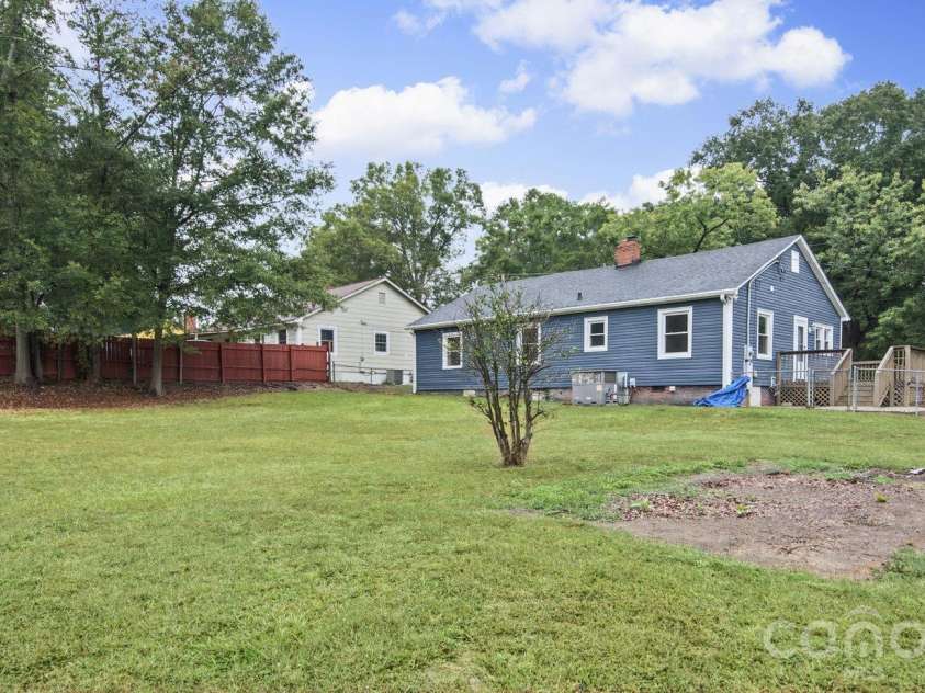 1207 4th Avenue, Gastonia, NC 28052.  MLS# CAR4433154, YatesRealty ID 56103. 