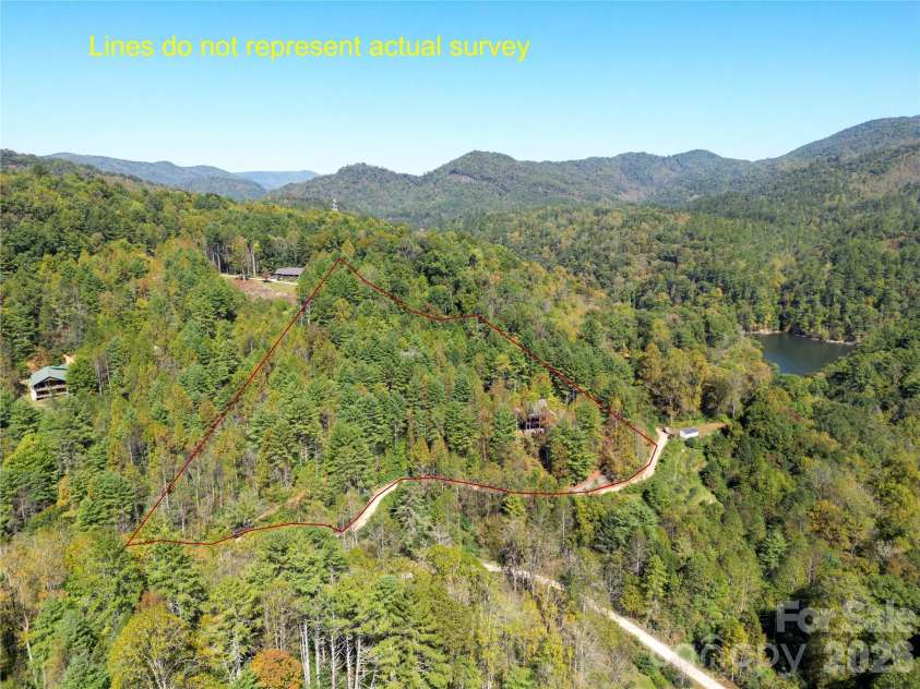 111 Elkhound Road, Waynesville, NC 28785.  MLS# CAR4433122, YatesRealty ID 56104. 