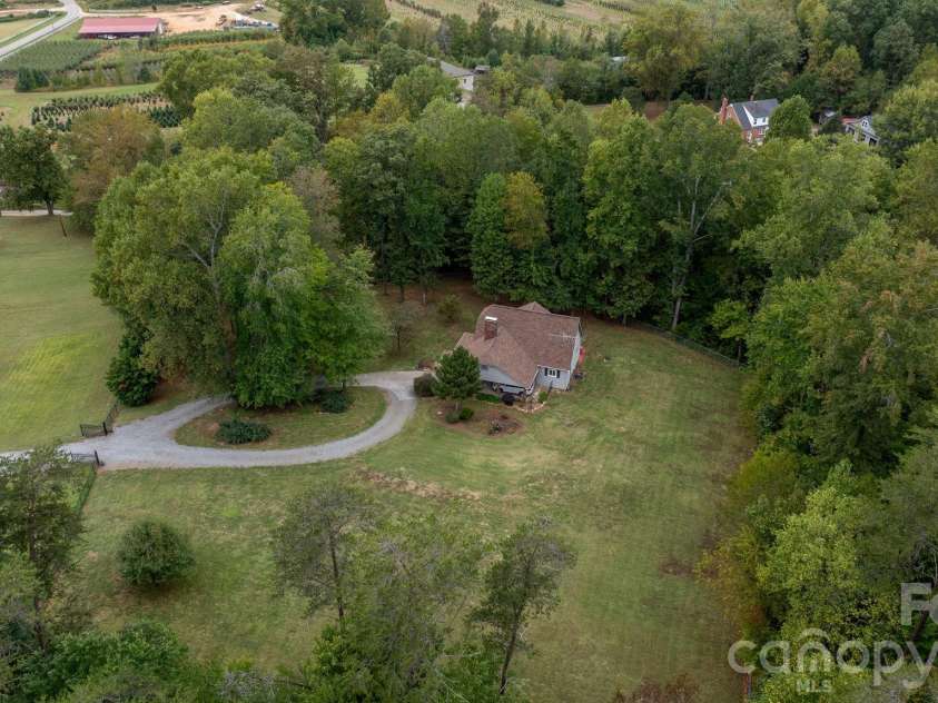 2786 Byrd Road, Morganton, NC 28655.  MLS# CAR4433345, YatesRealty ID 56105. 