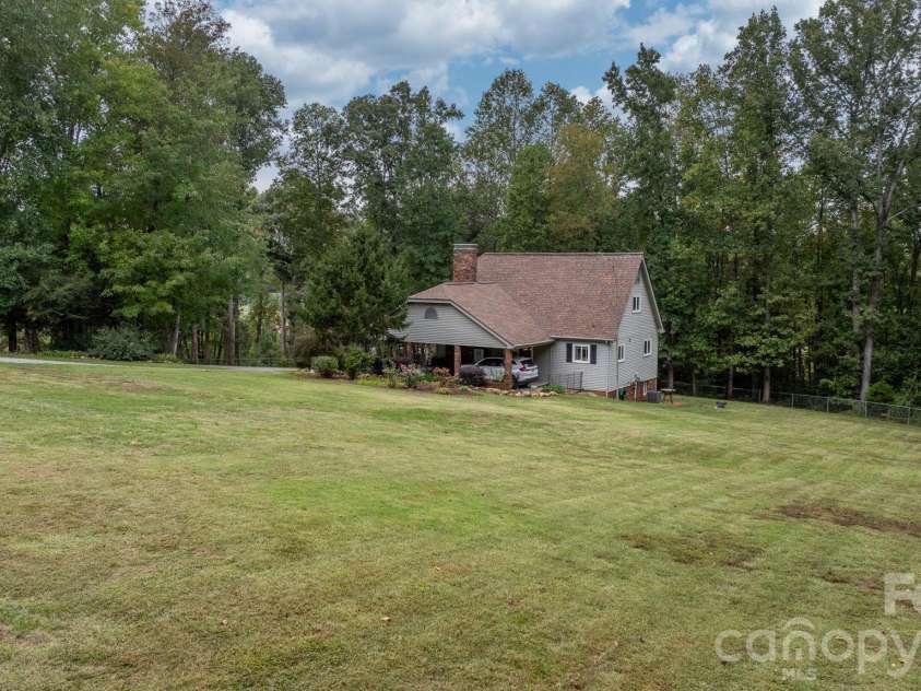 2786 Byrd Road, Morganton, NC 28655.  MLS# CAR4433345, YatesRealty ID 56105. 