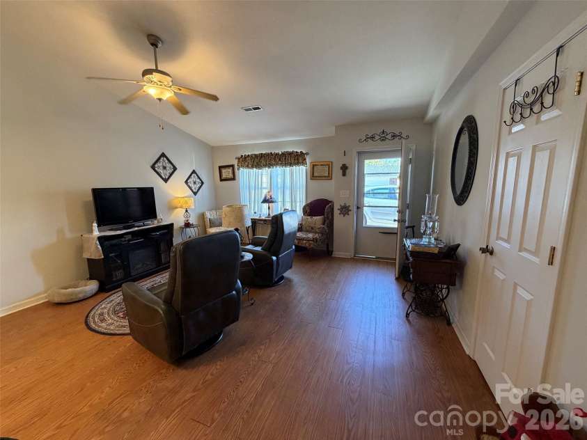 69 B Buena Vista Ridge, Marion, NC 28752.  MLS# CAR4433164, YatesRealty ID 56106. 