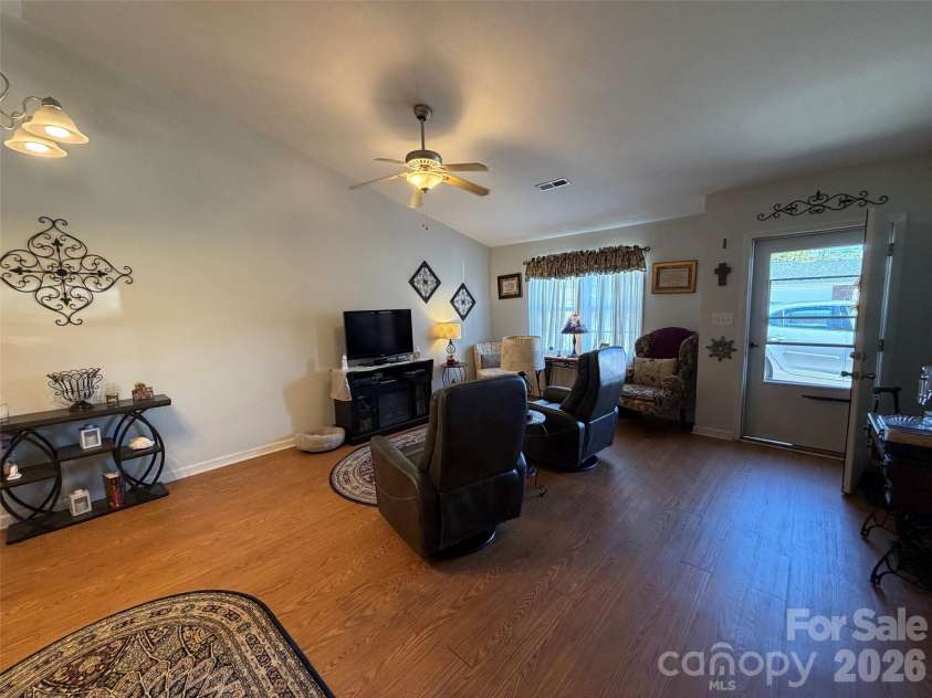 69 B Buena Vista Ridge, Marion, NC 28752.  MLS# CAR4433164, YatesRealty ID 56106. 