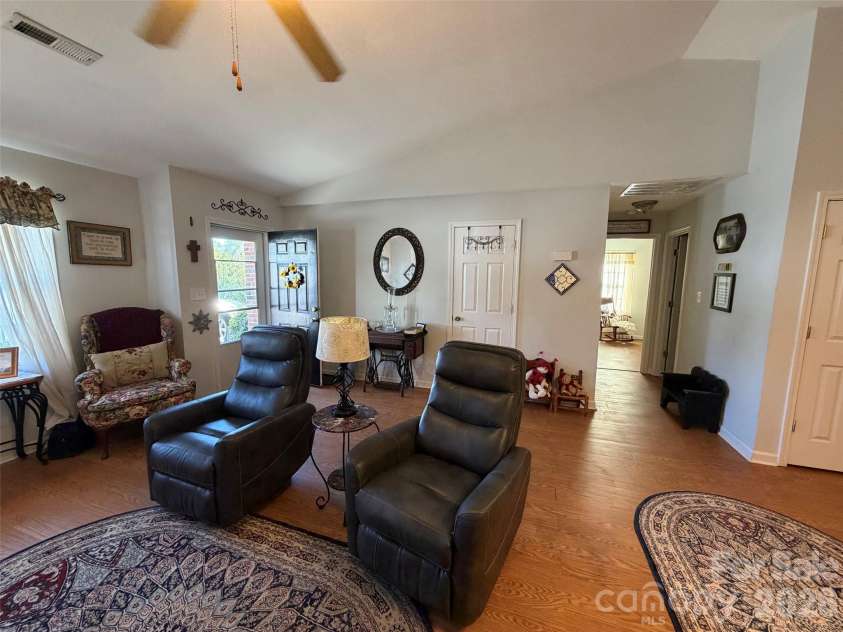 69 B Buena Vista Ridge, Marion, NC 28752.  MLS# CAR4433164, YatesRealty ID 56106. 