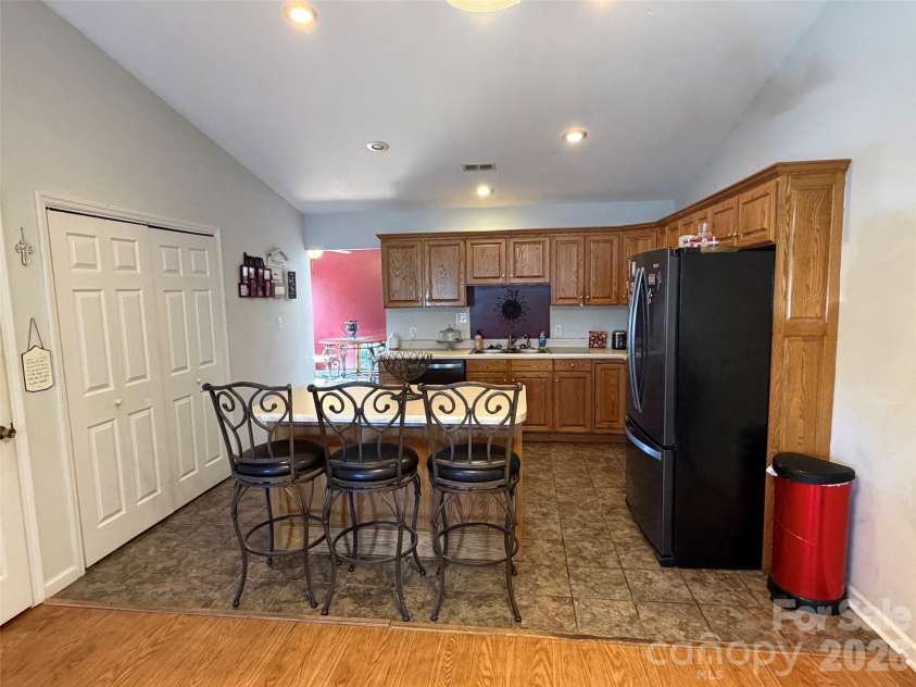 69 B Buena Vista Ridge, Marion, NC 28752.  MLS# CAR4433164, YatesRealty ID 56106. 