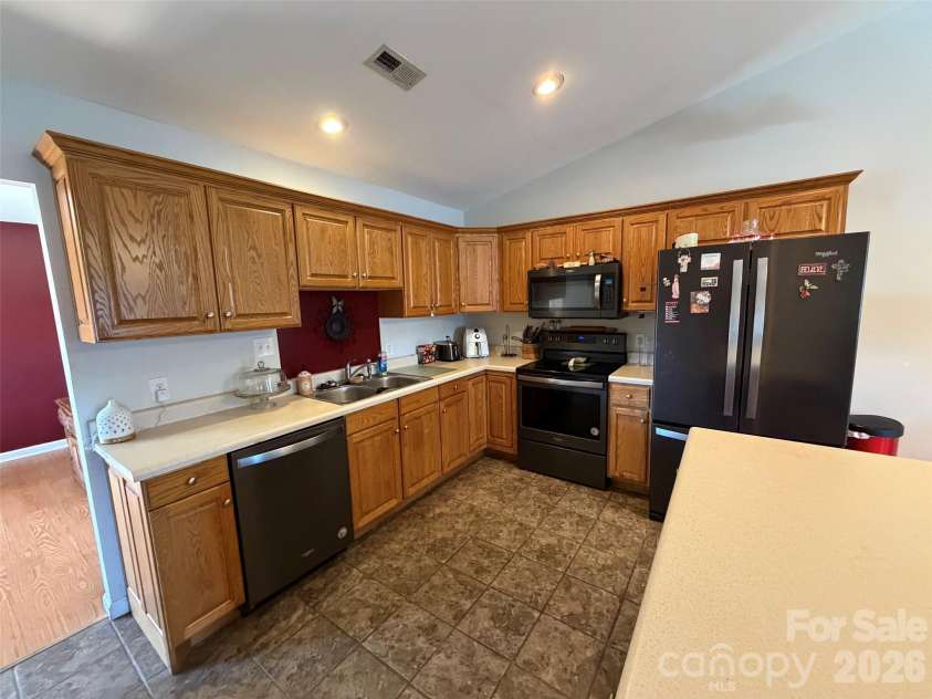 69 B Buena Vista Ridge, Marion, NC 28752.  MLS# CAR4433164, YatesRealty ID 56106. 