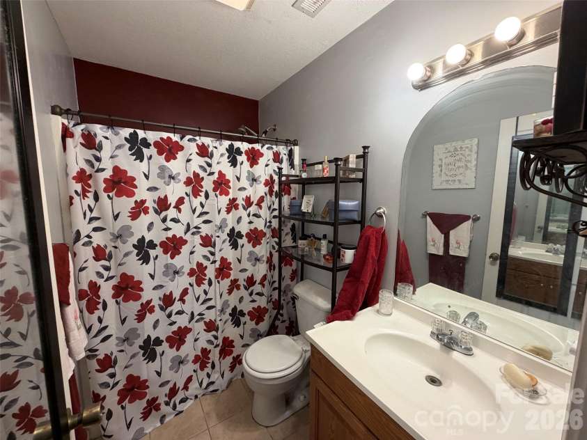 69 B Buena Vista Ridge, Marion, NC 28752.  MLS# CAR4433164, YatesRealty ID 56106. 