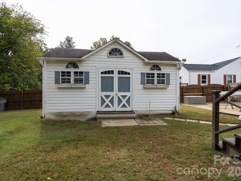 2603 Pennsylvania Street, Kannapolis, NC 28083.  MLS# CAR4433492, YatesRealty ID 56107. 