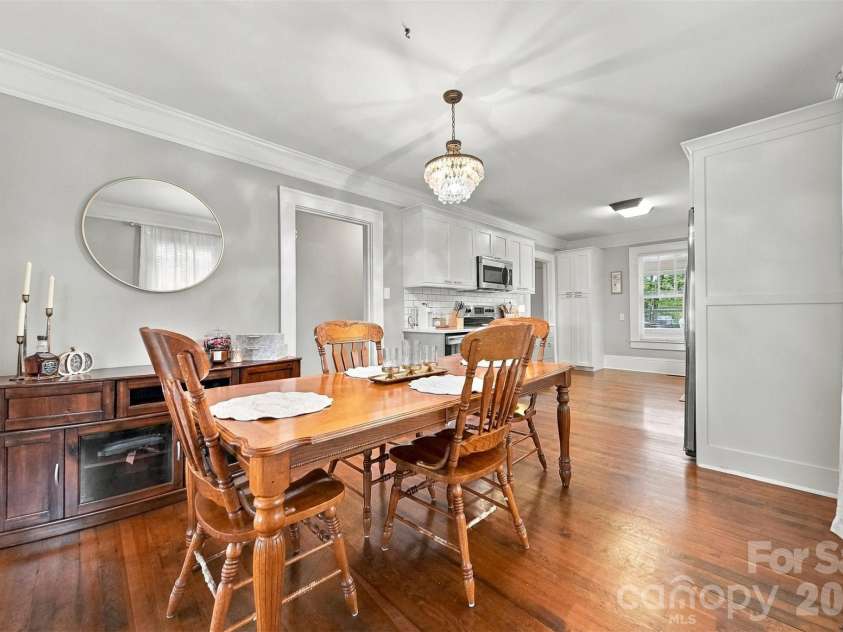 1339 5th Street, Hickory, NC 28601.  MLS# CAR4433556, YatesRealty ID 56109. 