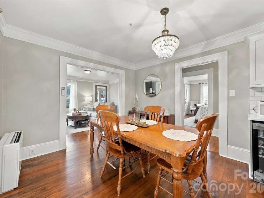 1339 5th Street, Hickory, NC 28601.  MLS# CAR4433556, YatesRealty ID 56109. 