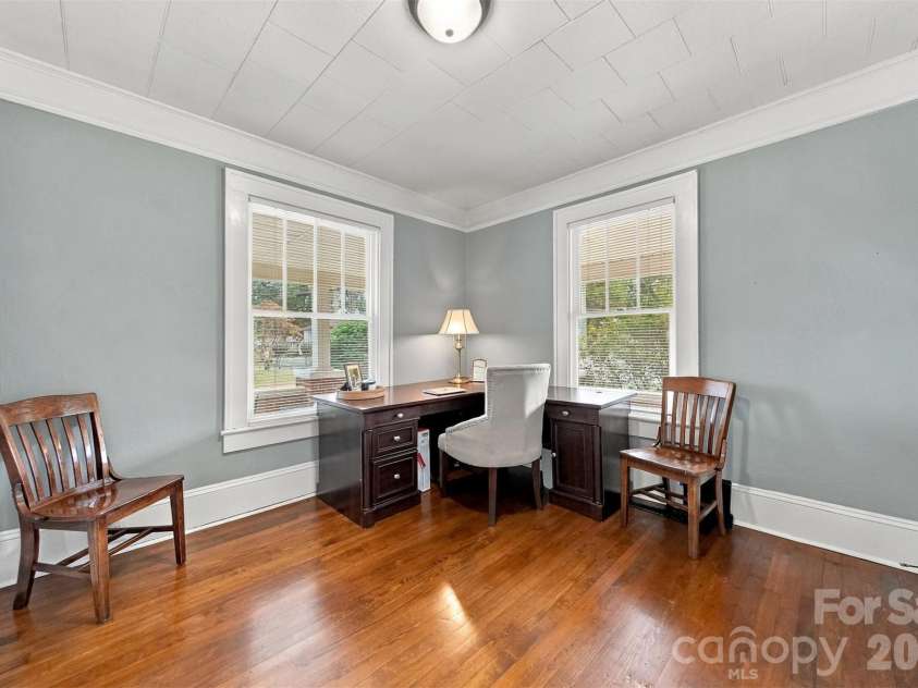 1339 5th Street, Hickory, NC 28601.  MLS# CAR4433556, YatesRealty ID 56109. 