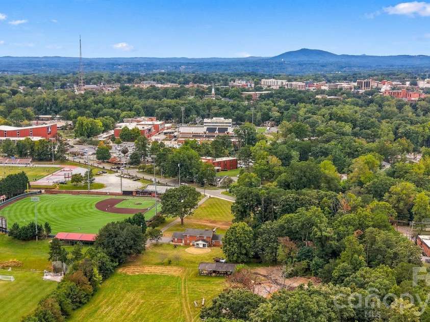 1339 5th Street, Hickory, NC 28601.  MLS# CAR4433556, YatesRealty ID 56109. 