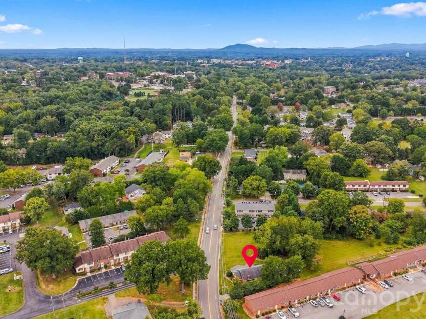 1339 5th Street, Hickory, NC 28601.  MLS# CAR4433556, YatesRealty ID 56109. Perfect location