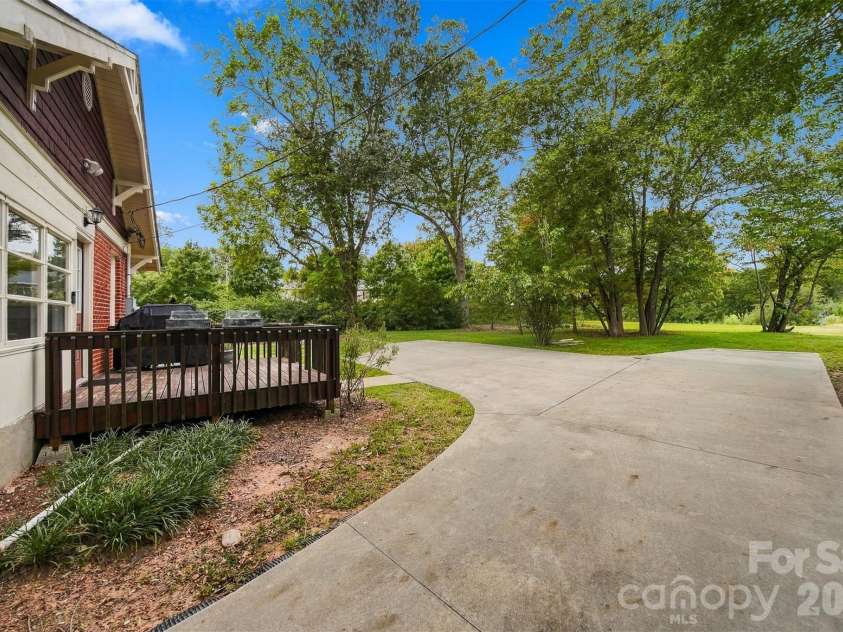 1339 5th Street, Hickory, NC 28601.  MLS# CAR4433556, YatesRealty ID 56109. Plenty of parking space