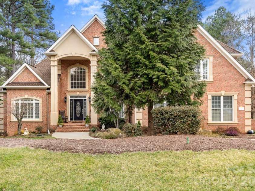 1221 Silver Arrow Court, Fort Mill, SC 29715.  MLS# CAR4348866, YatesRealty ID 5611. 