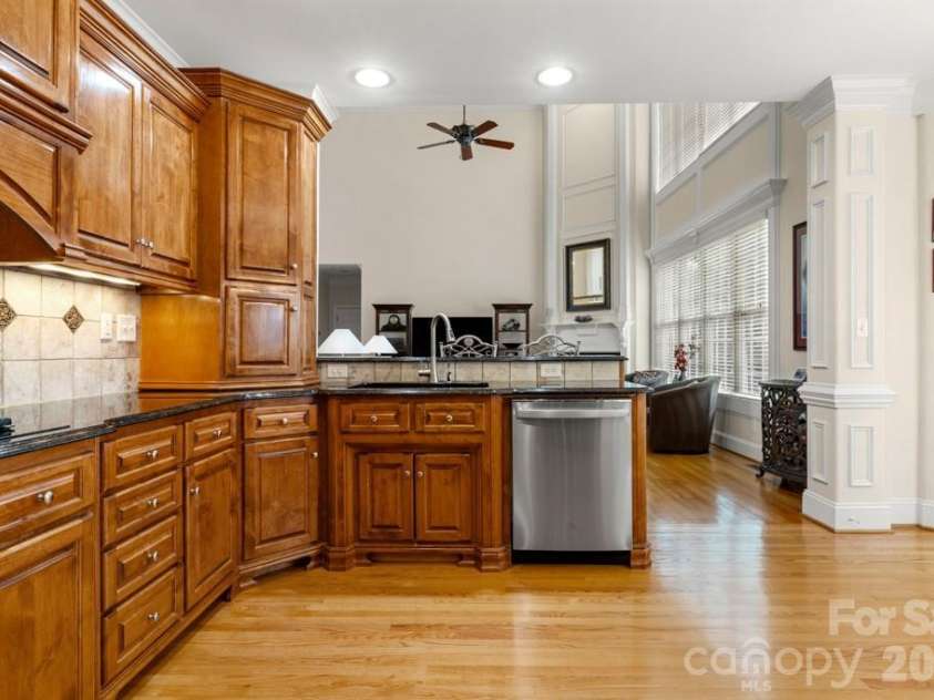 1221 Silver Arrow Court, Fort Mill, SC 29715.  MLS# CAR4348866, YatesRealty ID 5611. Kitchen