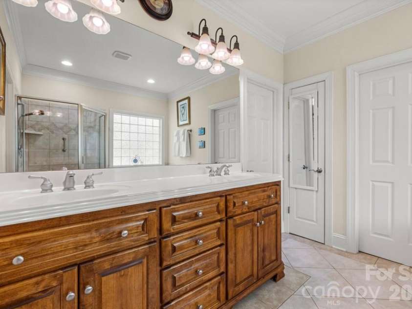 1221 Silver Arrow Court, Fort Mill, SC 29715.  MLS# CAR4348866, YatesRealty ID 5611. Primary Bathroom