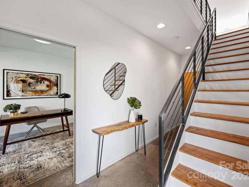 914 Greenleaf Avenue, Charlotte, NC 28202.  MLS# CAR4234576, YatesRealty ID 5611. 