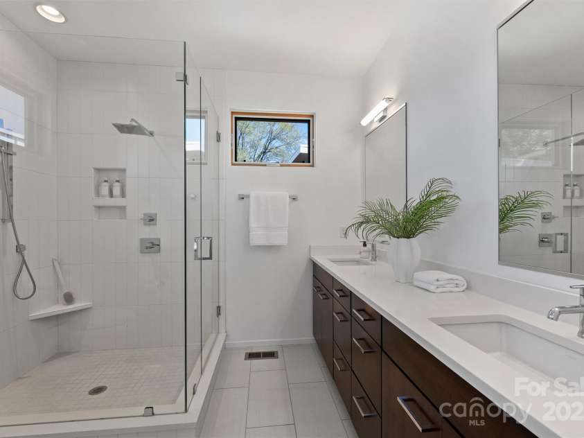 914 Greenleaf Avenue, Charlotte, NC 28202.  MLS# CAR4234576, YatesRealty ID 5611. 