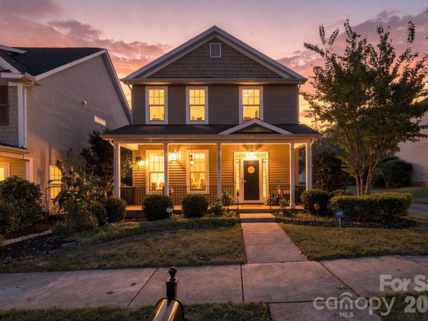 10048 Switchyard Drive, Cornelius, NC 28031.  MLS# CAR4433430, YatesRealty ID 56110. 