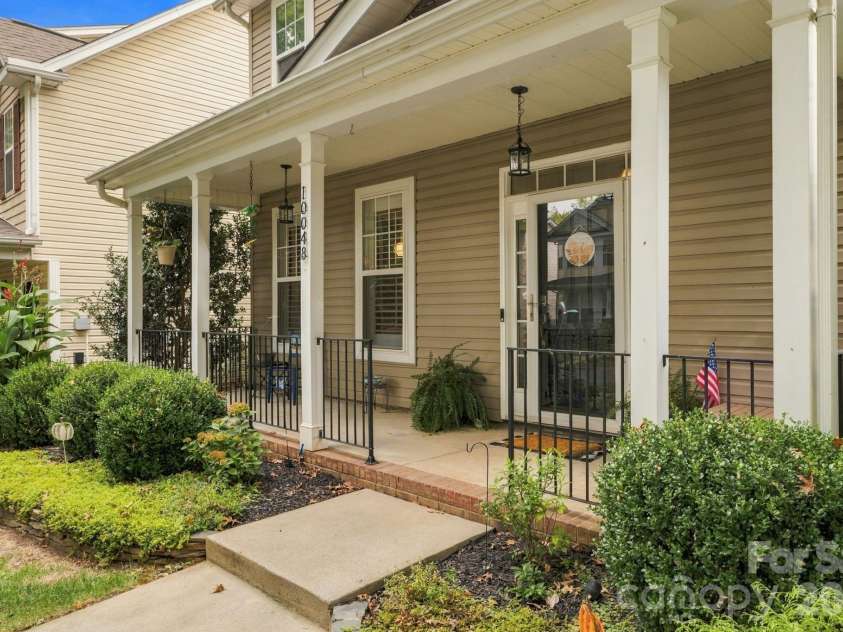 10048 Switchyard Drive, Cornelius, NC 28031.  MLS# CAR4433430, YatesRealty ID 56110. 