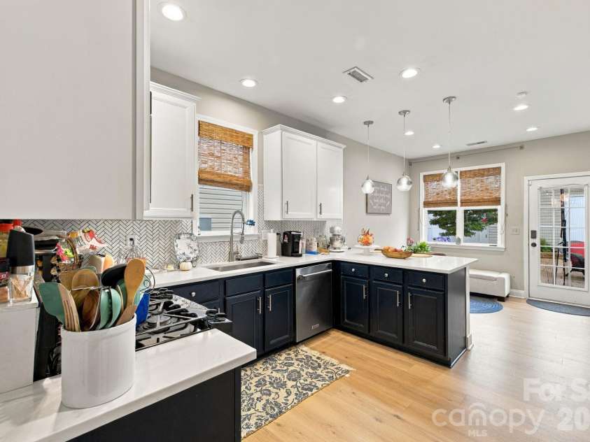 10048 Switchyard Drive, Cornelius, NC 28031.  MLS# CAR4433430, YatesRealty ID 56110. 
