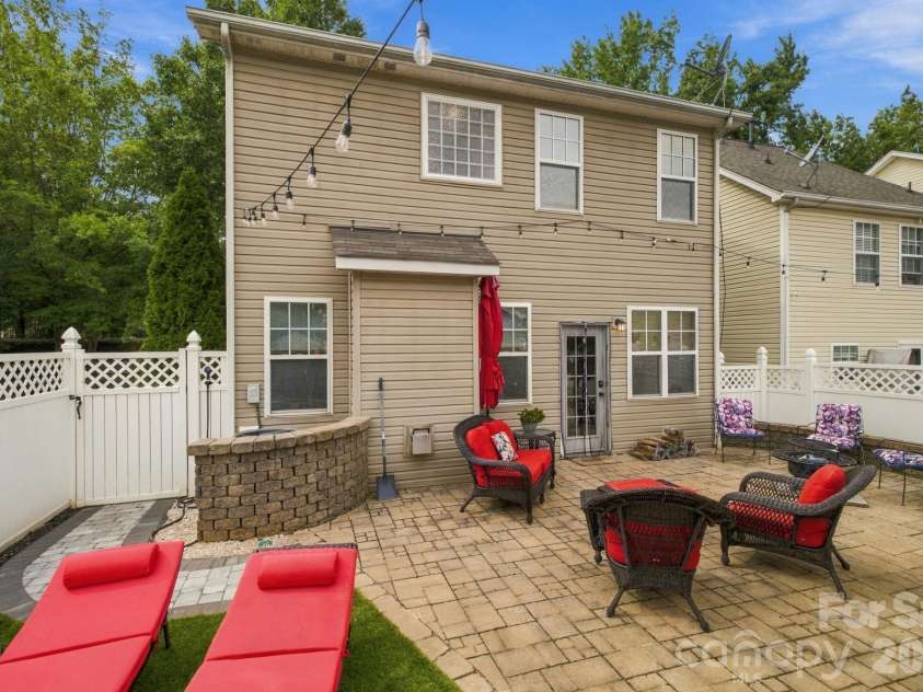 10048 Switchyard Drive, Cornelius, NC 28031.  MLS# CAR4433430, YatesRealty ID 56110. 