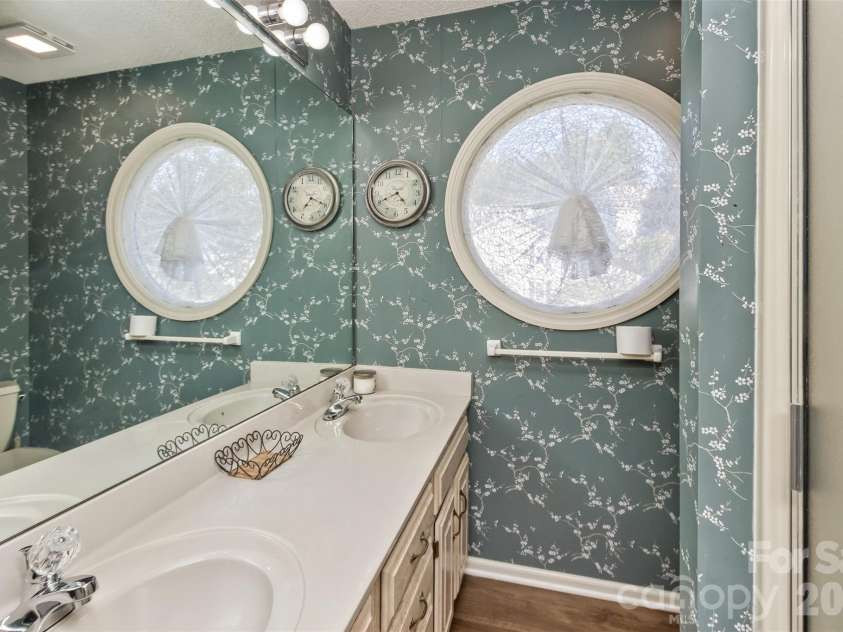 2911 Middleton Place, Hendersonville, NC 28791.  MLS# CAR4433070, YatesRealty ID 56111. Guest Bathroom